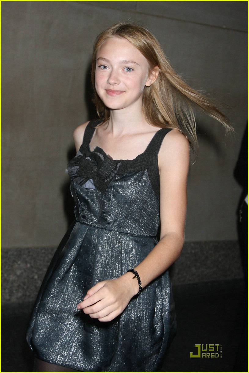 Dakota Fanning is a Busy Bee