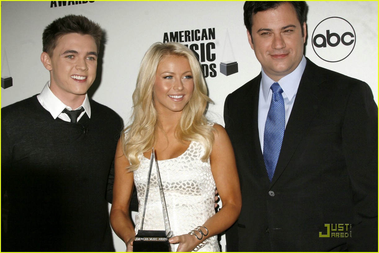Julianne Hough Announces AMA Nominees