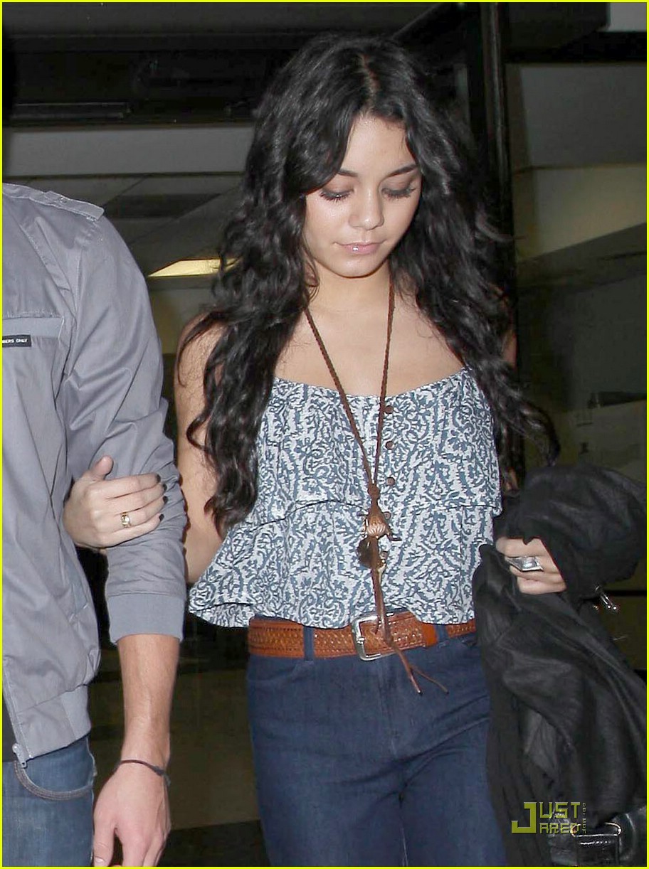 Zac & Vanessa: HSM3 Soundtrack Next Week!