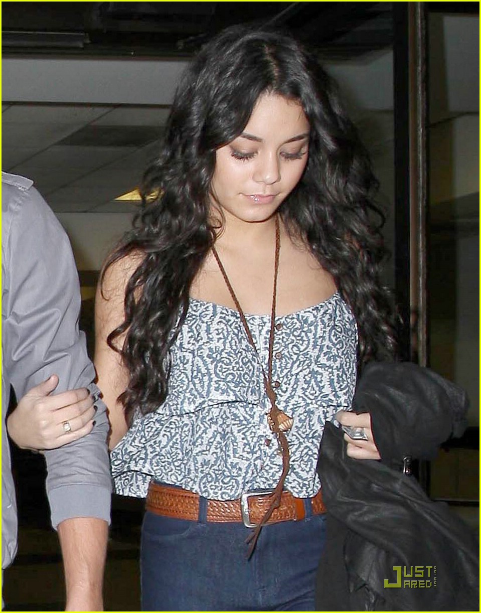 Zac & Vanessa: HSM3 Soundtrack Next Week!