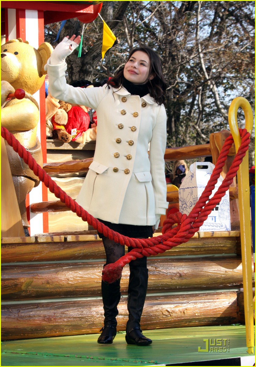 Miranda Cosgrove is Thanksgiving Day Parade Proud