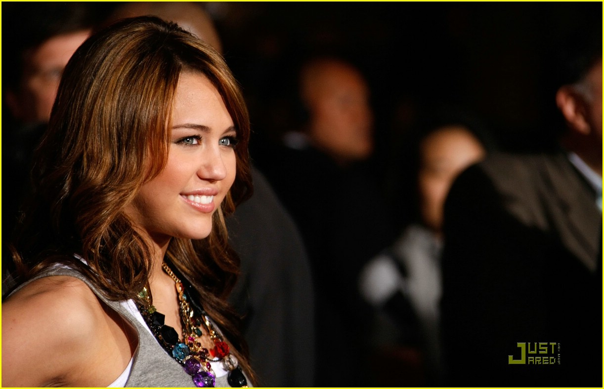 Miley Cyrus Bolts To The Silver Screen