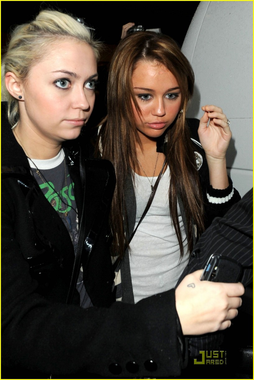 Miley Cyrus is Sirius-ly Smiley
