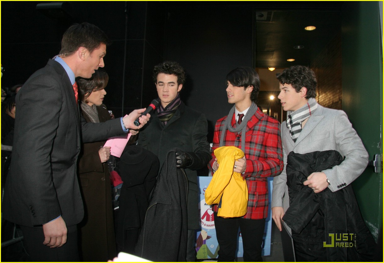 The Jonas Brothers Donate $10,000 on GMA