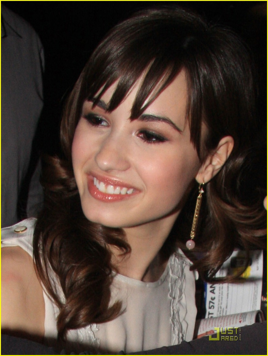 Demi Lovato Twinkles For Twilight