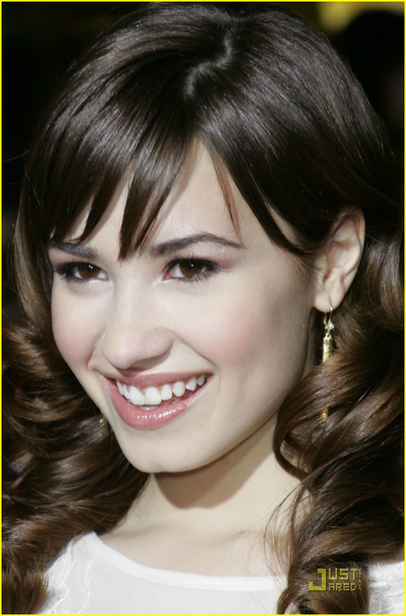 Demi Lovato Twinkles For Twilight