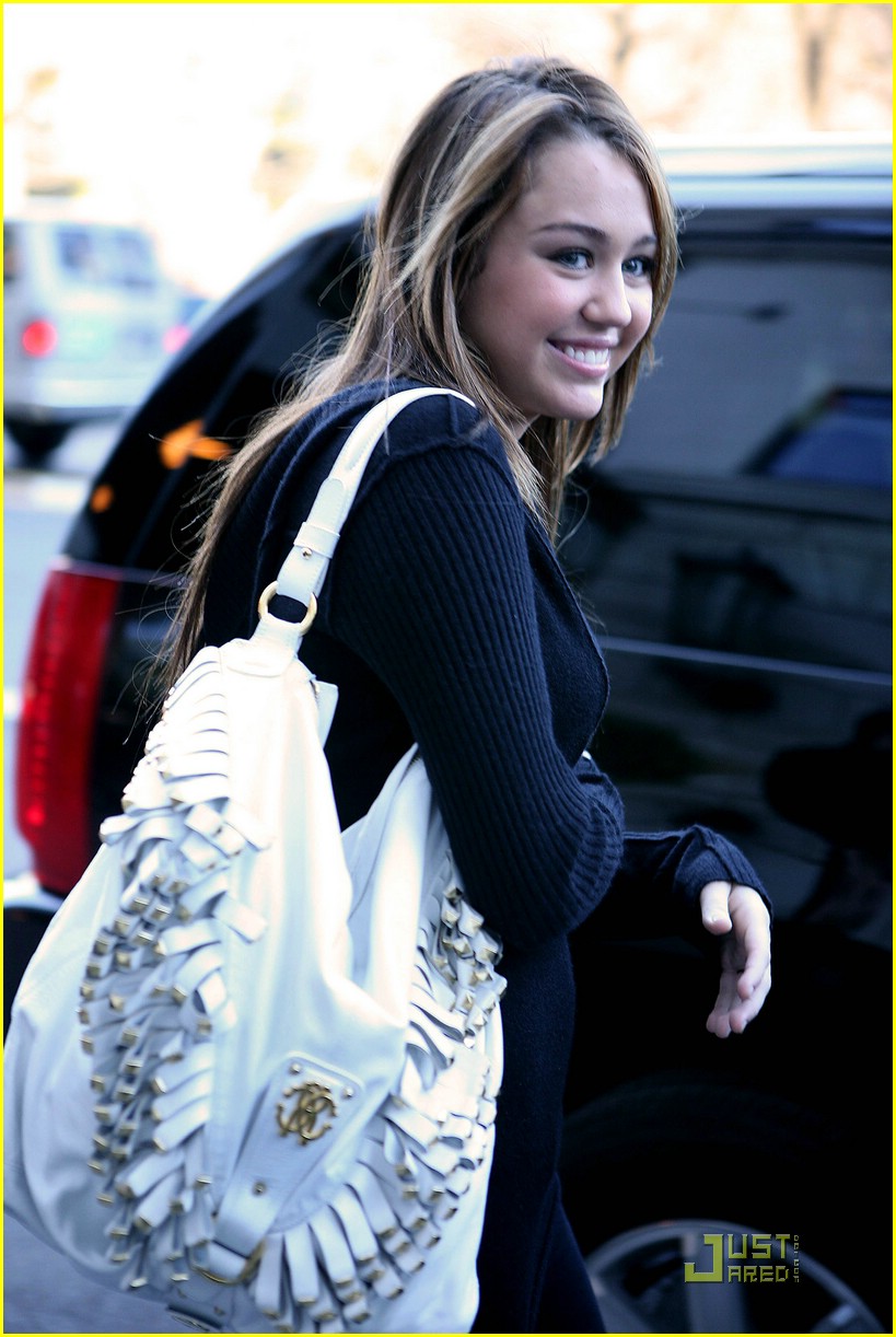 Miley Cyrus Rocks Miley Necklace