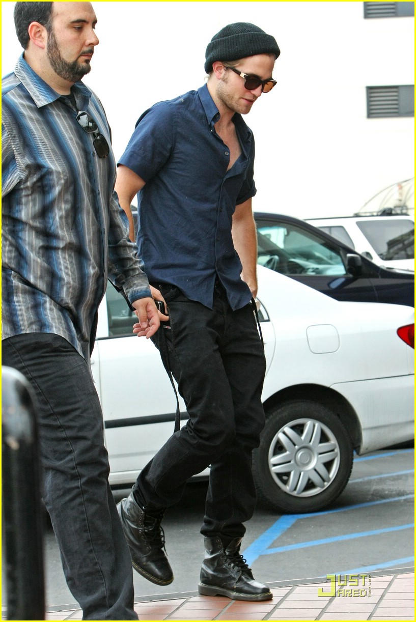 Robert Pattinson is Cimarron Sexy