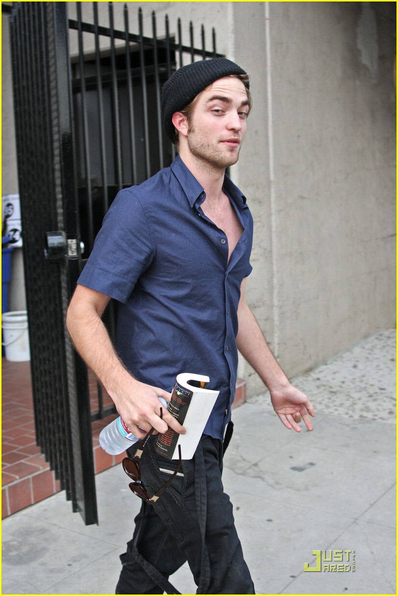 Robert Pattinson is Cimarron Sexy