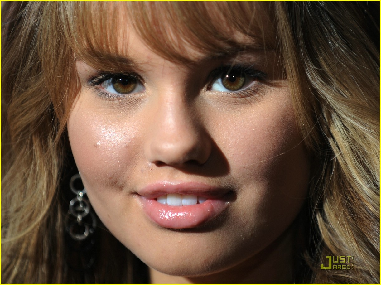 Debby Ryan: Big Smiles for Bolt