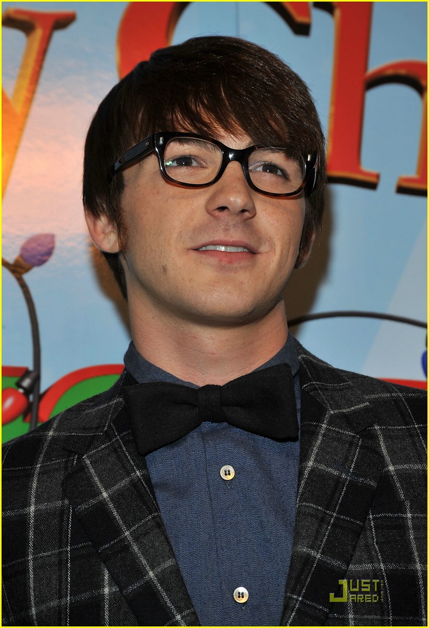 Drake Bell & Josh Peck Wish You A Merry Christmas