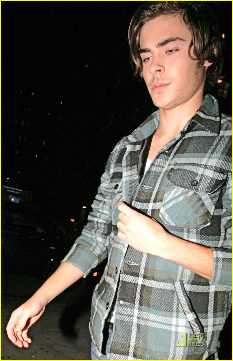 Zac Efron & Vanessa Hudgens: Barney's Buddies