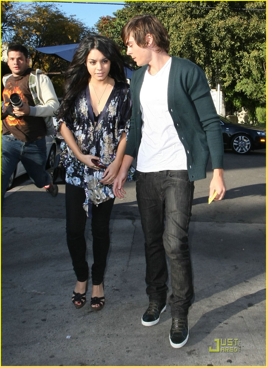Zac to Vanessa: Happy 20th Birthday!