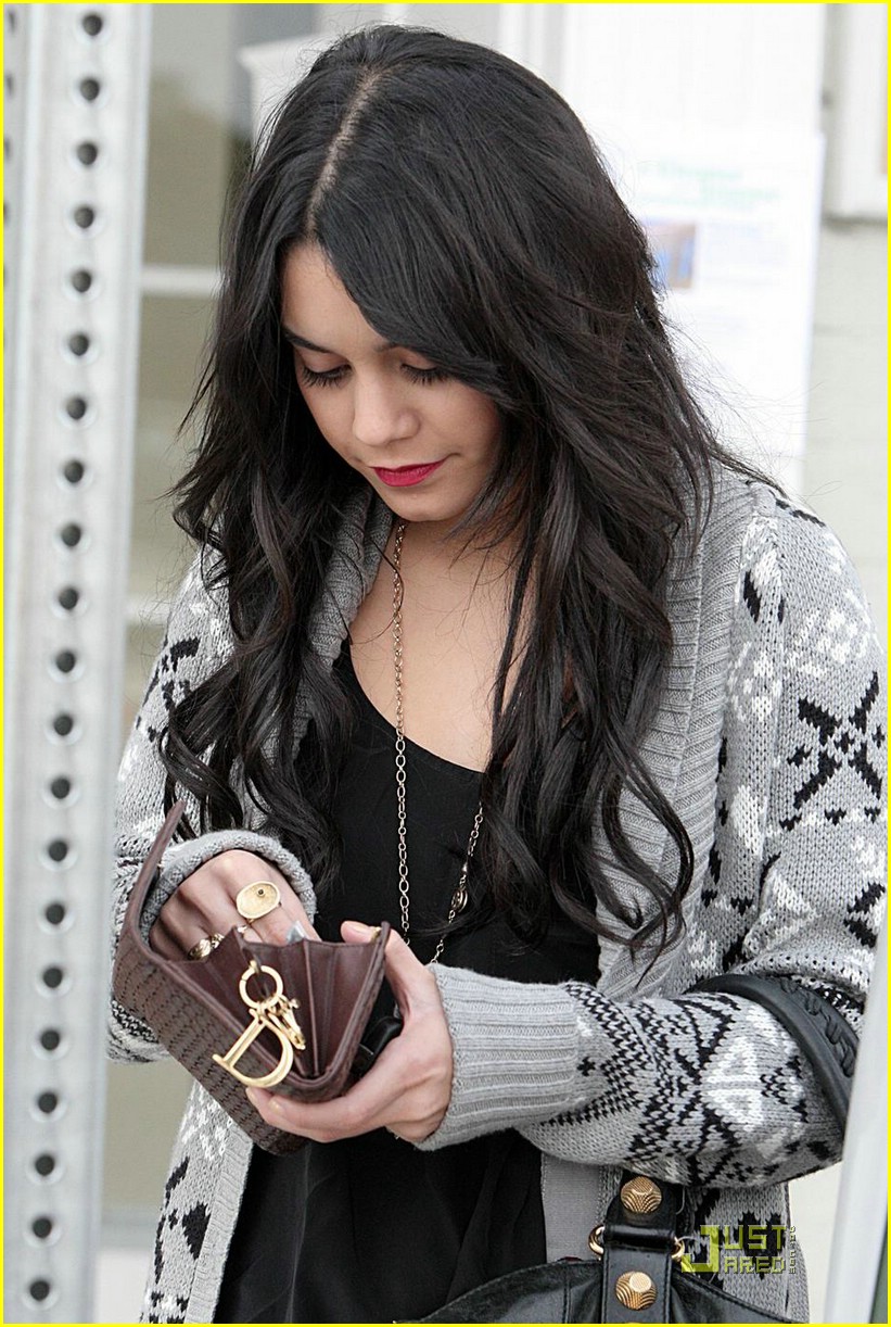 Vanessa Hudgens is Starbucks Sweet