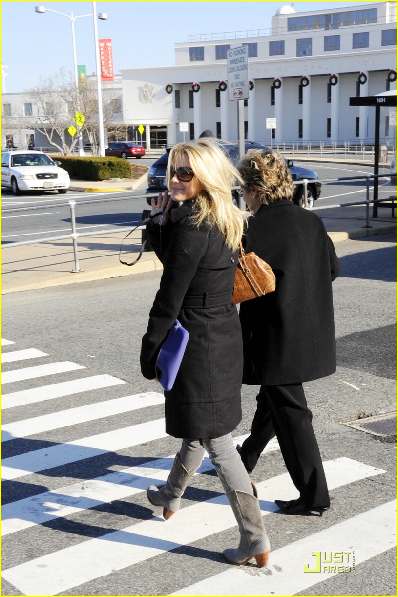 Julianne Hough Spends Christmas In Washington