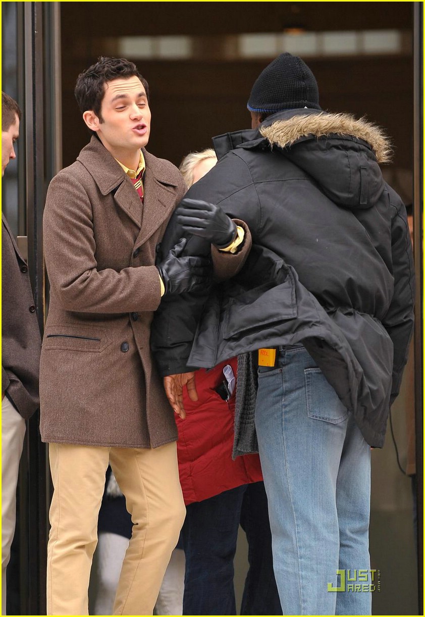 Leighton Meester is a Hamburger Hottie