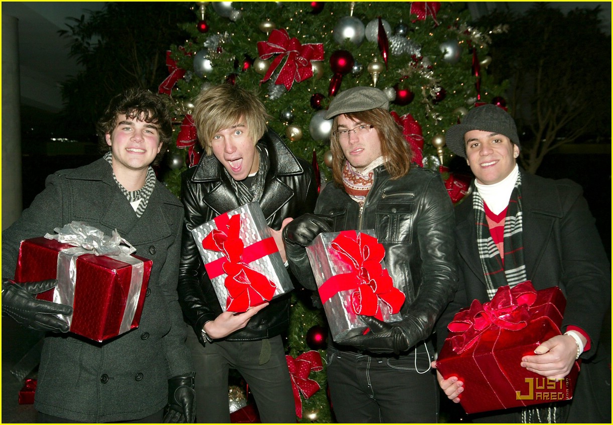 Push Play Do The Jingle Bell Rock