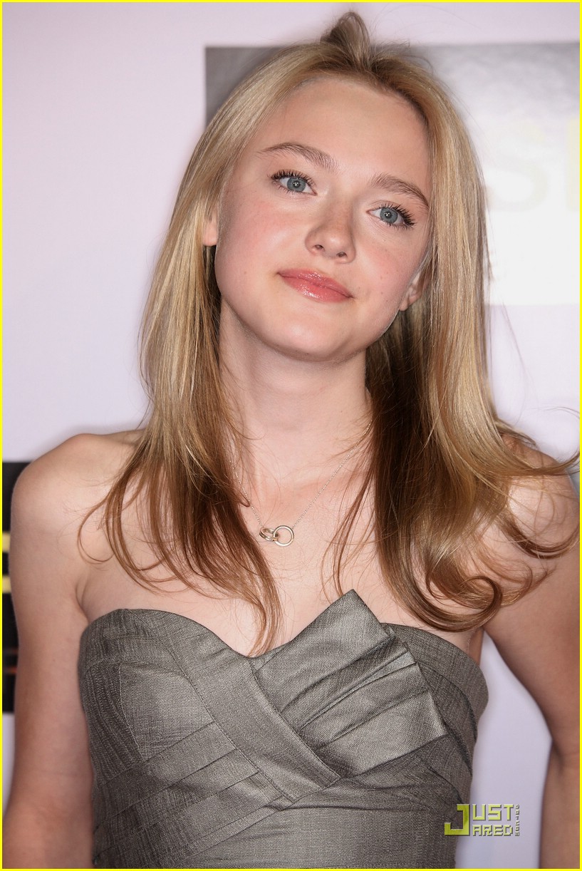 Dakota Fanning is Gray Gorgeous