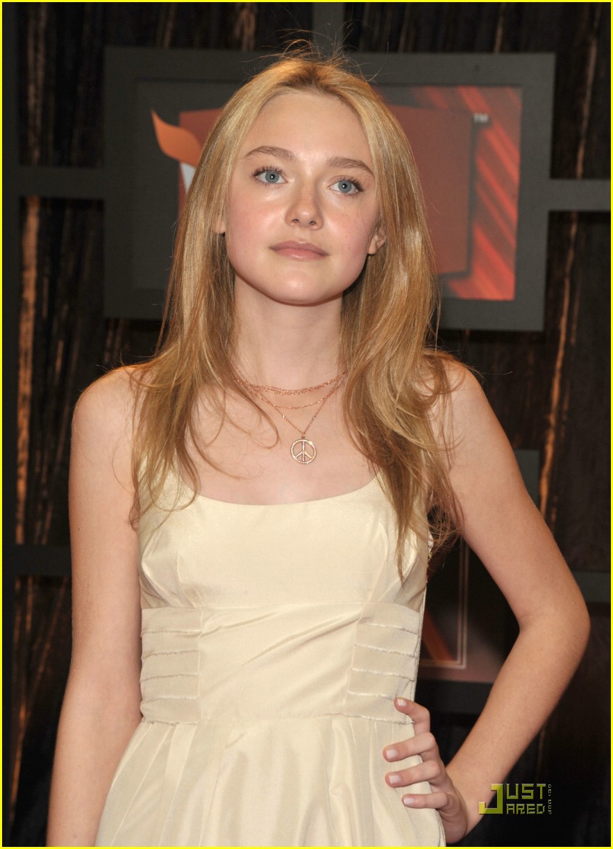 Dakota Fanning is Critic's Cute