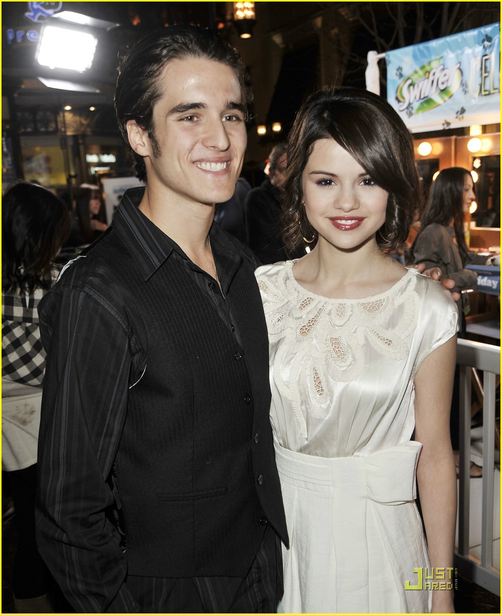 Selena Gomez & Daniel Samonas: Carpet Cuddlers
