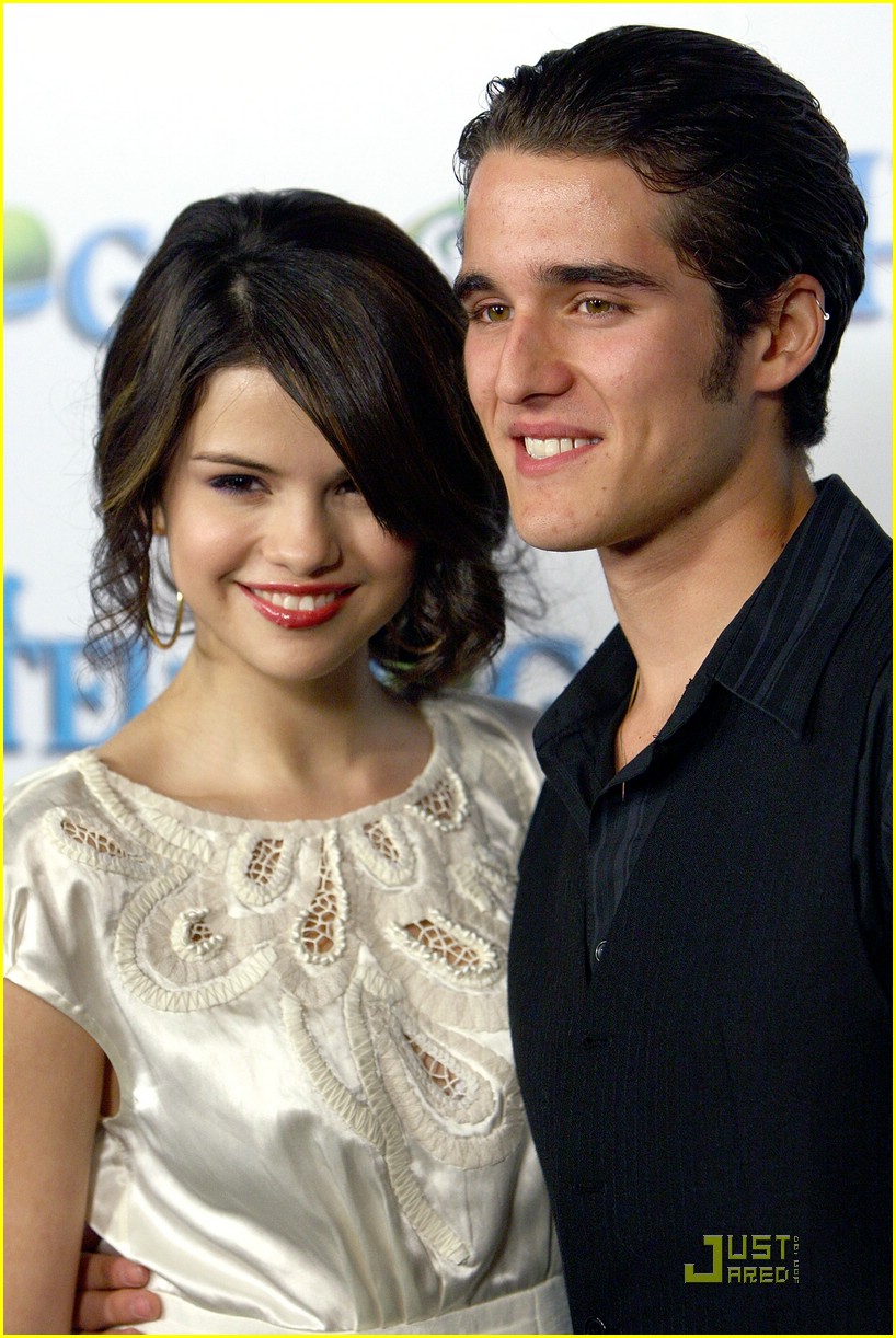 Selena Gomez & Daniel Samonas: Carpet Cuddlers