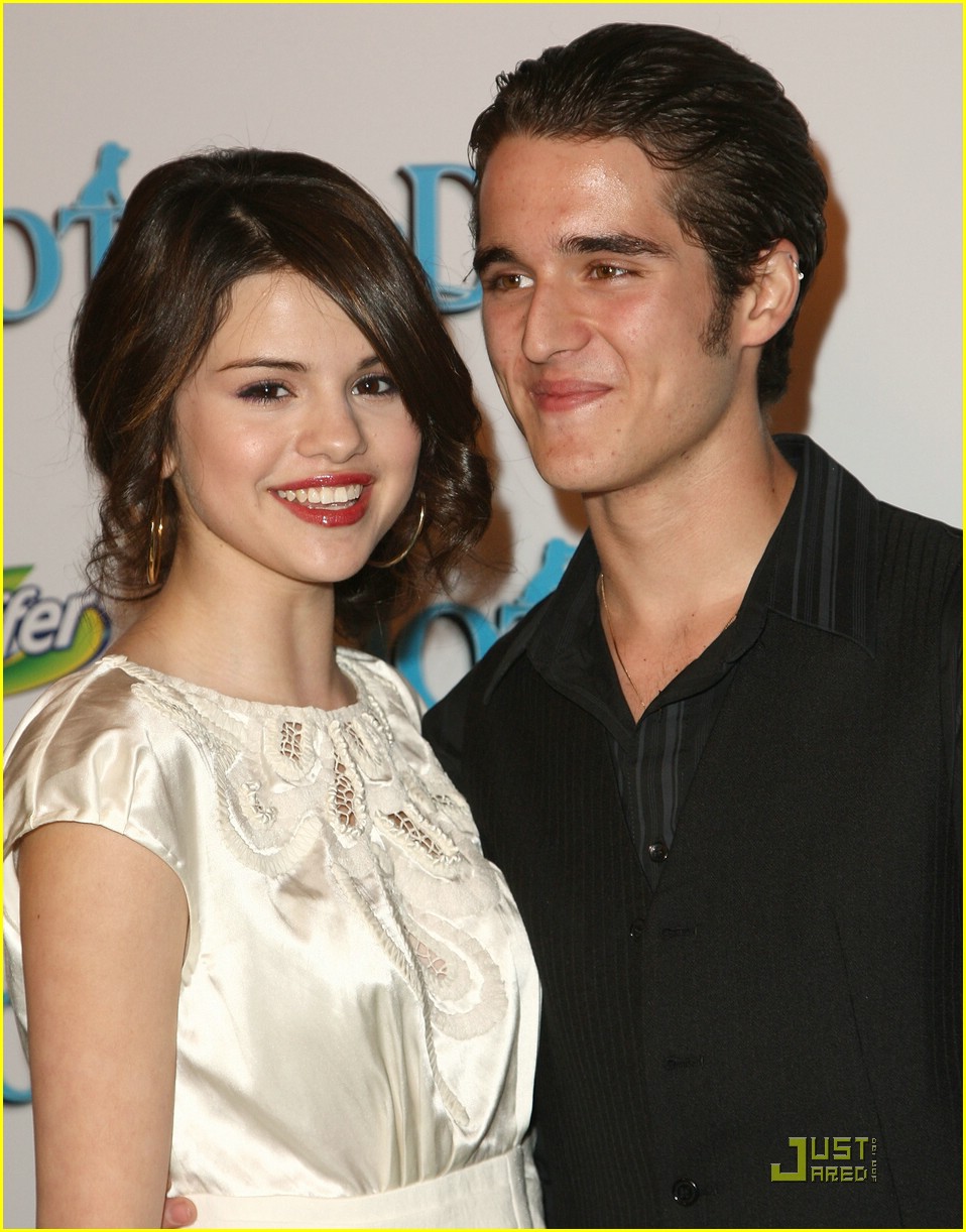 Selena Gomez & Daniel Samonas: Carpet Cuddlers