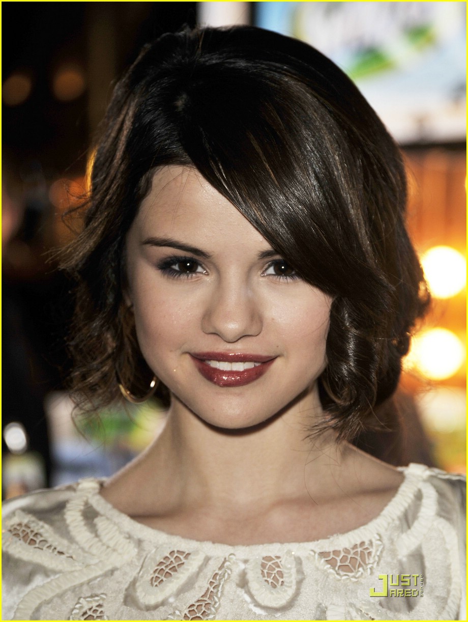 Selena Gomez & Daniel Samonas: Carpet Cuddlers