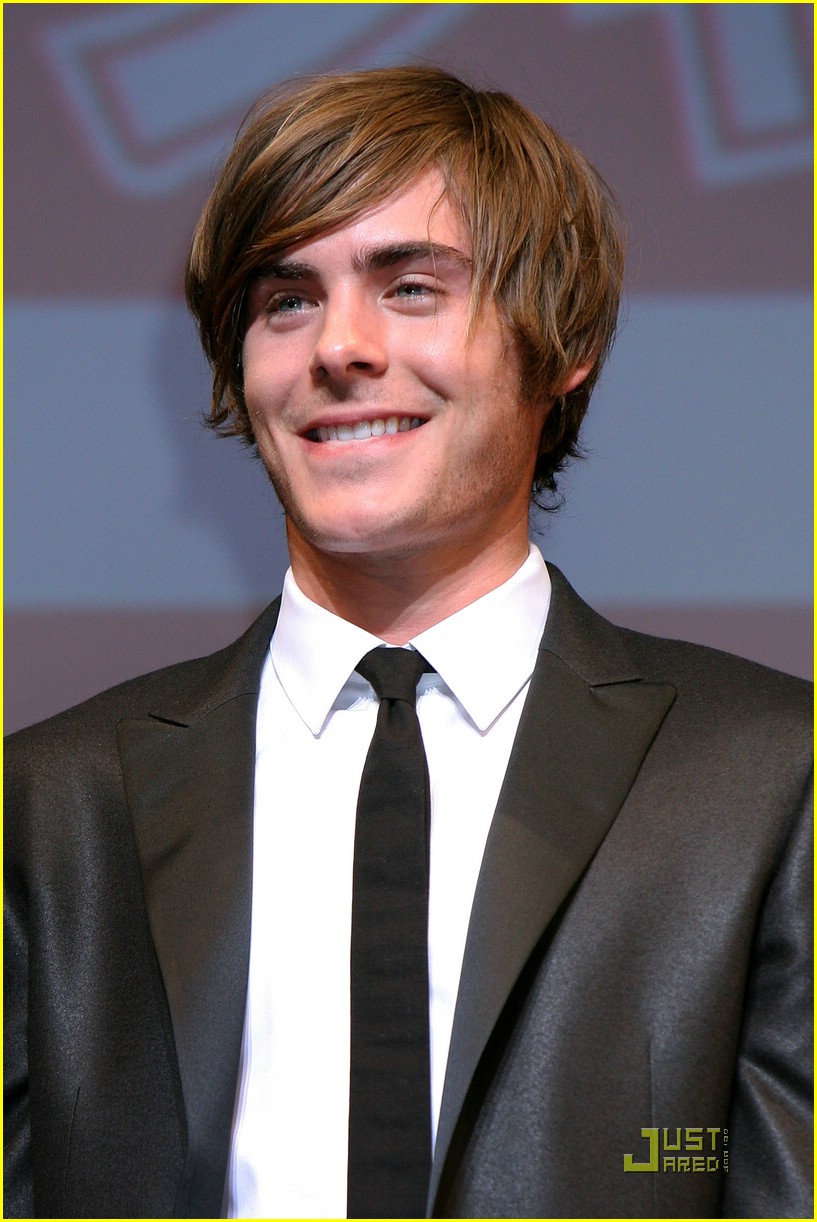 Zac Efron & Vanessa Hudgens: Love Stare