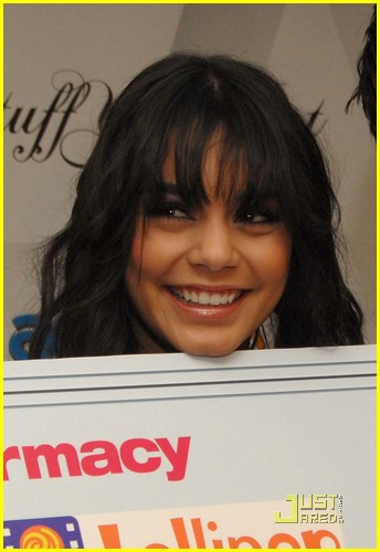 Vanessa Hudgens: Gifting Lounge Lovely
