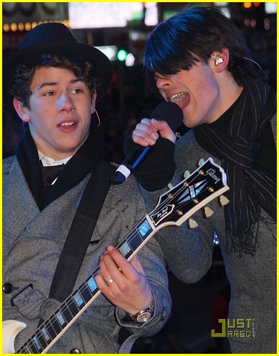 The Jonas Brothers 'Burn Up' 2008