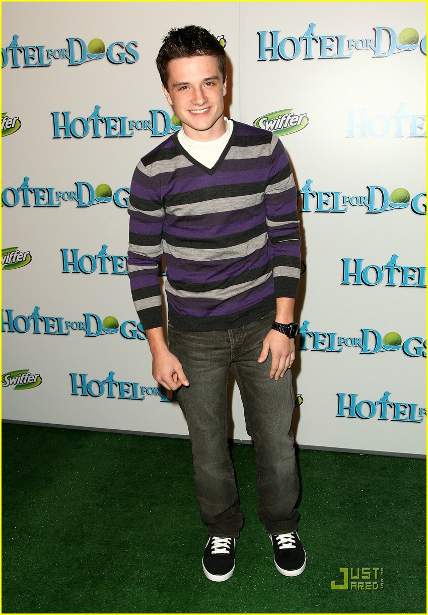 Josh Hutcherson Gets a Kiss!