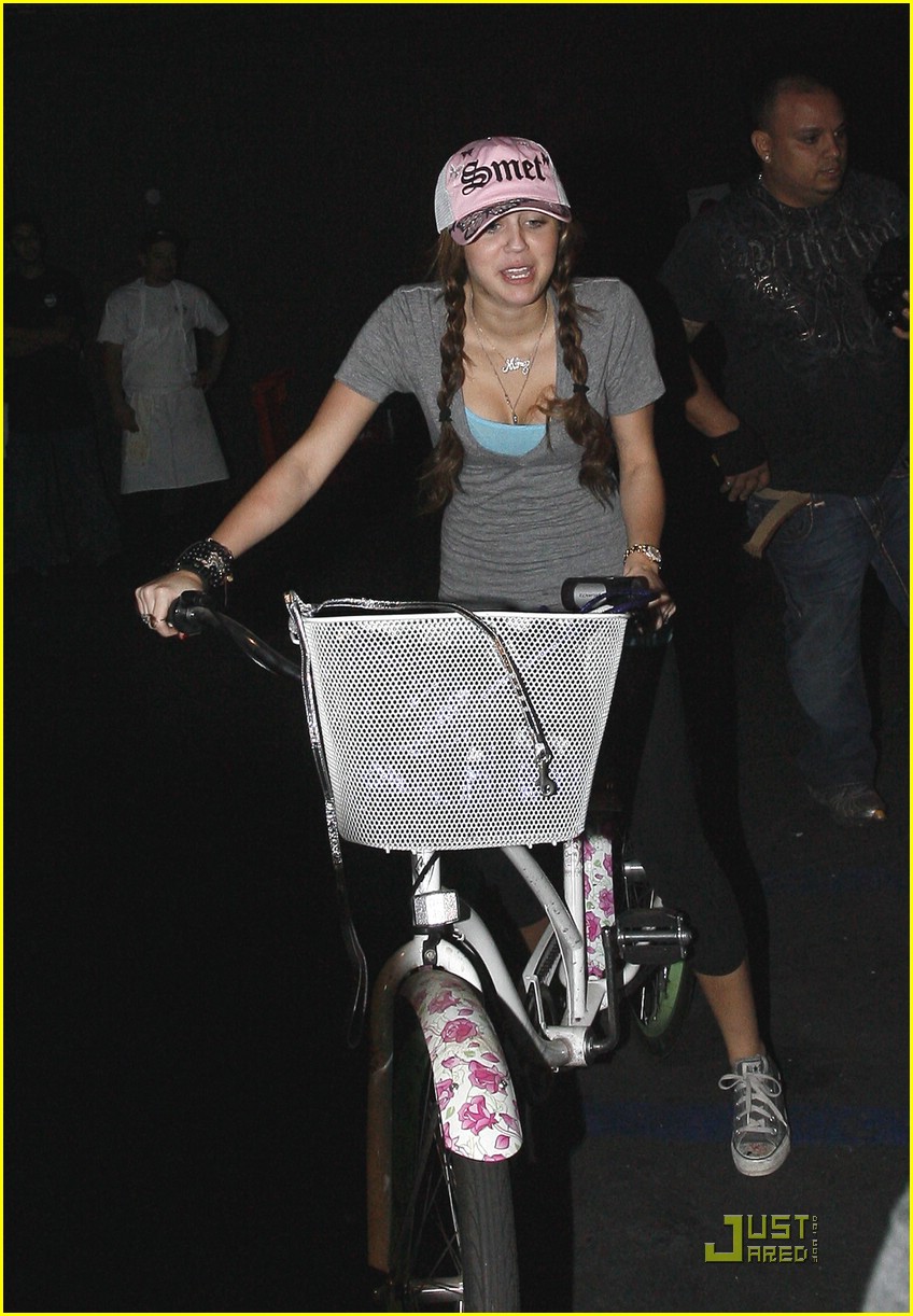 Miley Cyrus & Justin Gaston: Mo's Diner Duo