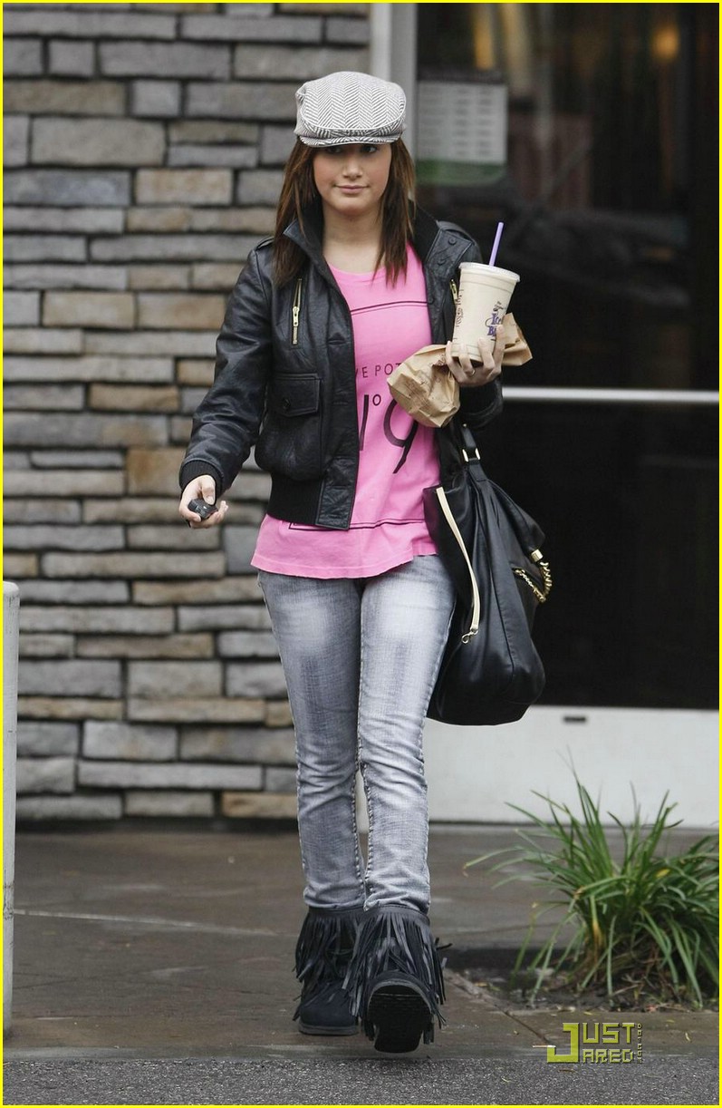 Ashley Tisdale is Pretty in Pink