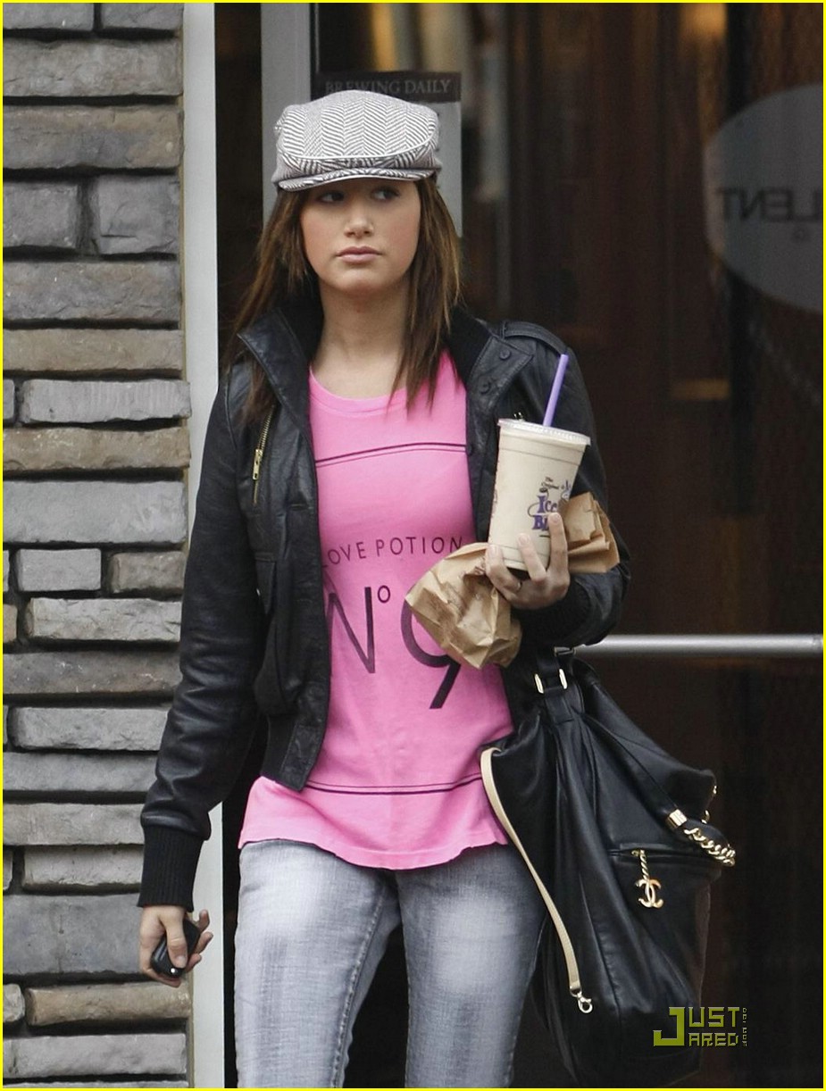 Ashley Tisdale is Pretty in Pink