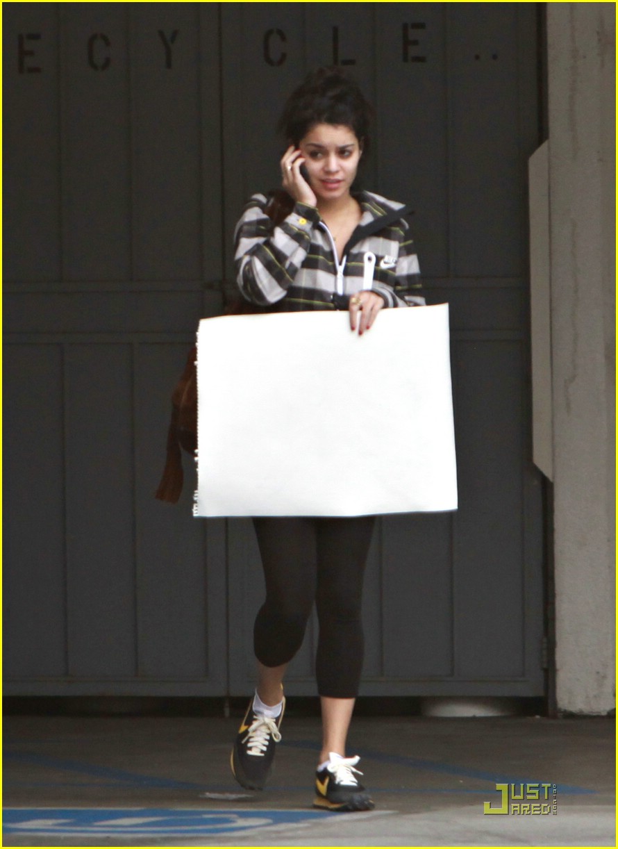 Vanessa Hudgens is Smoothie Sweet