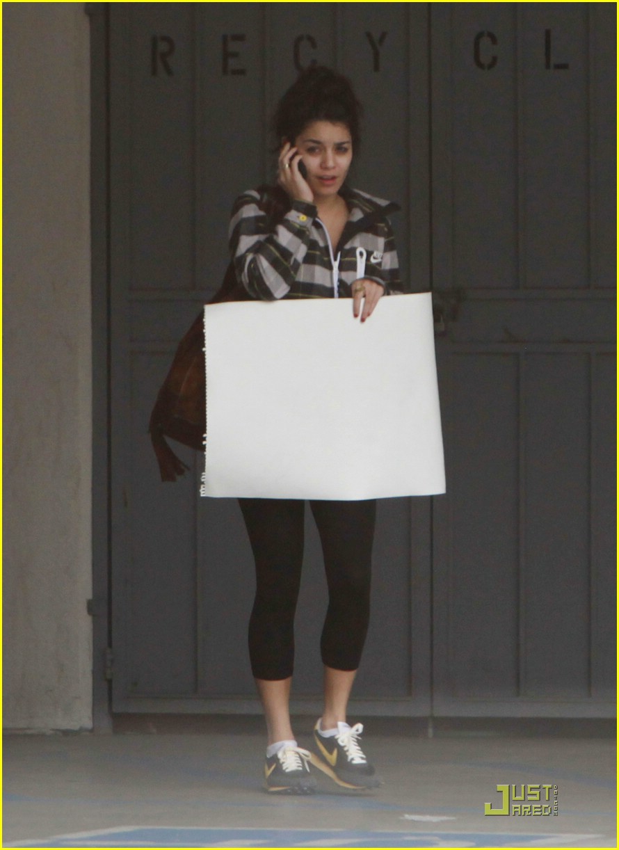 Vanessa Hudgens is Smoothie Sweet