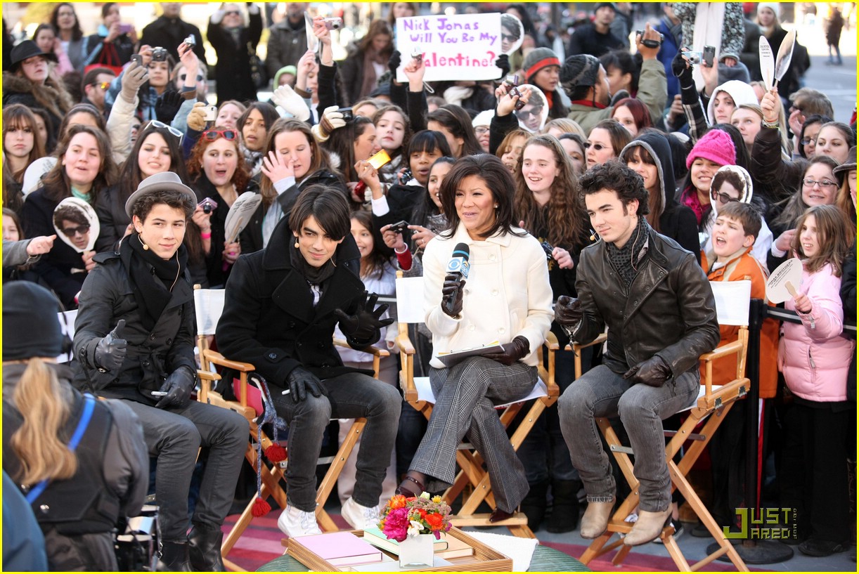 The Jonas Brothers Go To 'The Early Show'