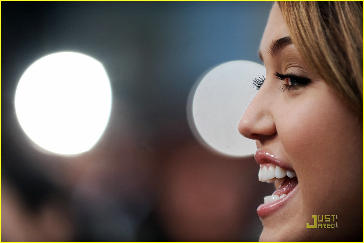 Miley Cyrus - Oscars 2009