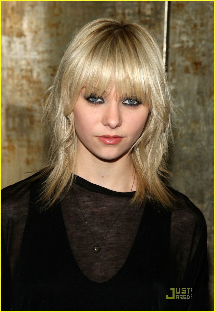 Taylor Momsen: Colored Pants Pretty