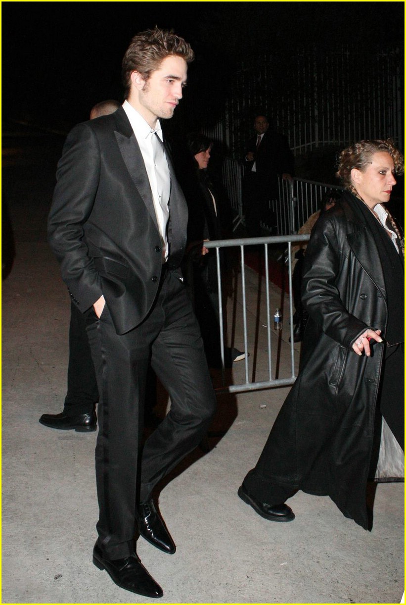 Robert Pattinson: Oscars Are Insane!