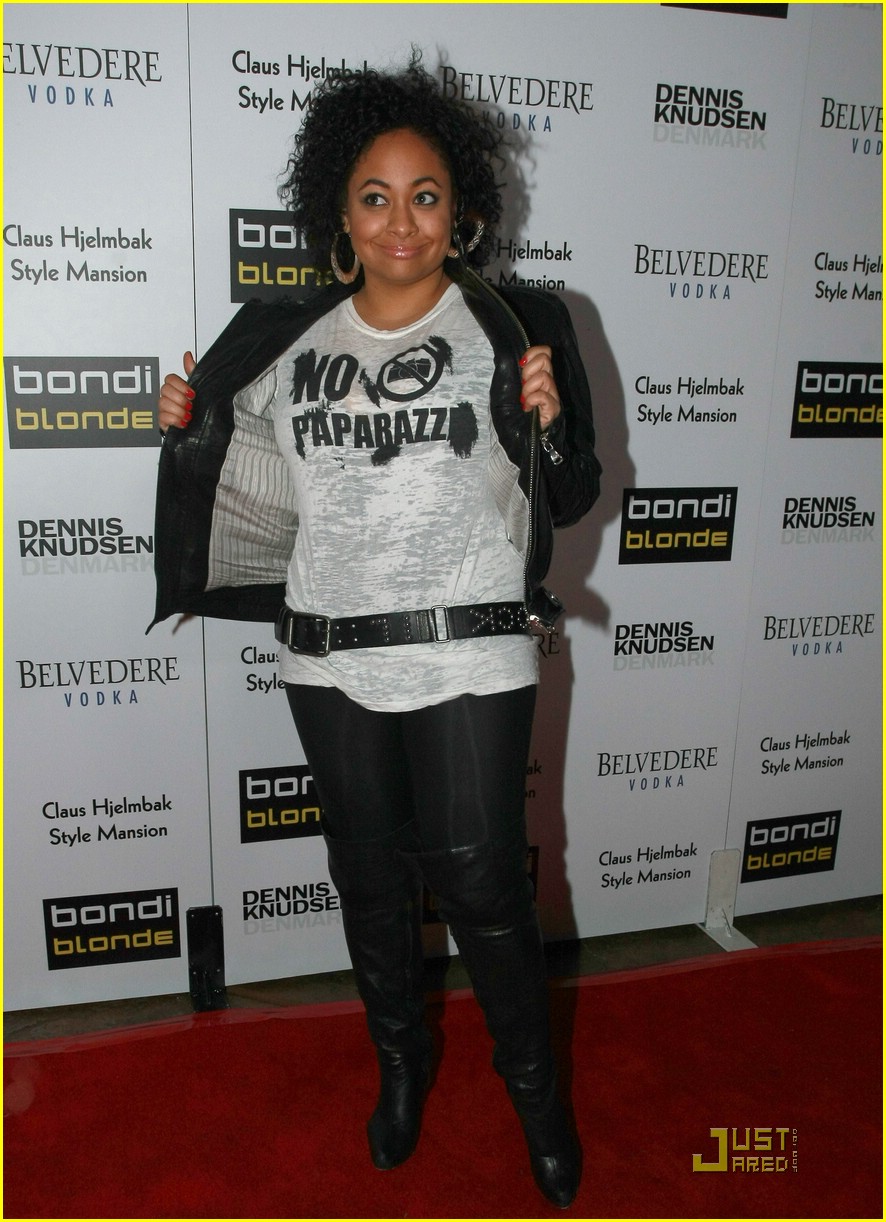 Raven Symone: No Paparazzi!