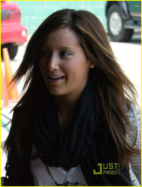 Ashley Tisdale Dances With Debbie Reynolds