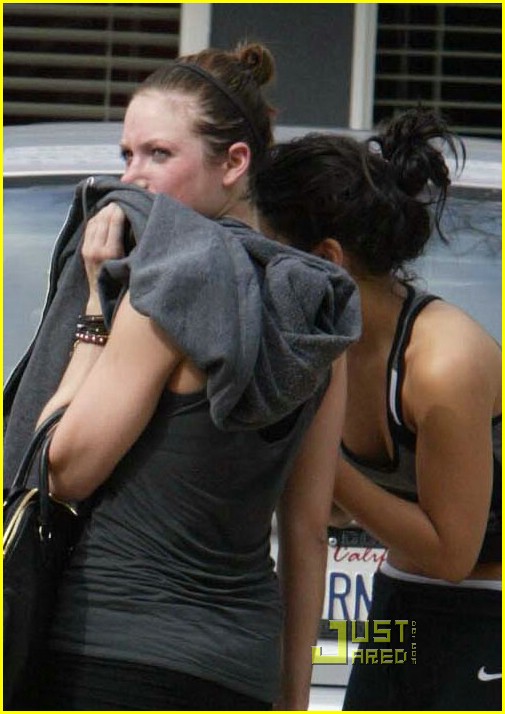 Ashley Tisdale is Puerco Espin Pretty