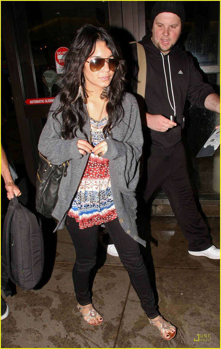 Zac Efron & Vanessa Hudgens: Fedora Flirts