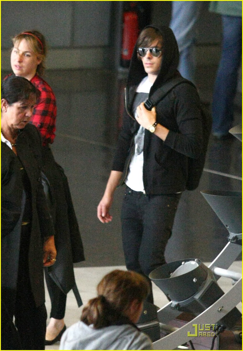 Zac Efron is in the City of Lights