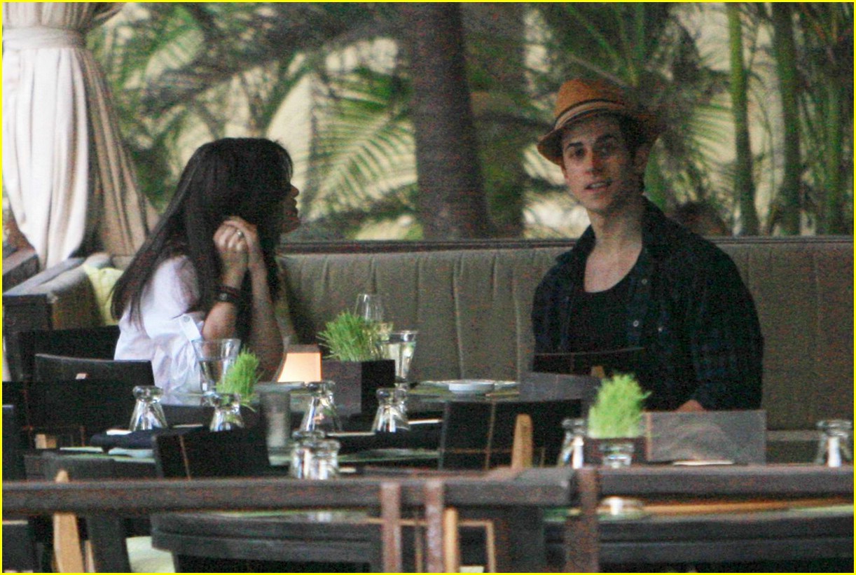 David Henrie & Selena Gomez: Dining Duo