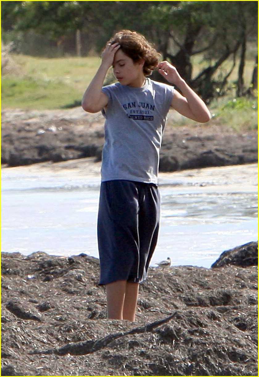 Jake T. Austin: Sleeveless in San Juan