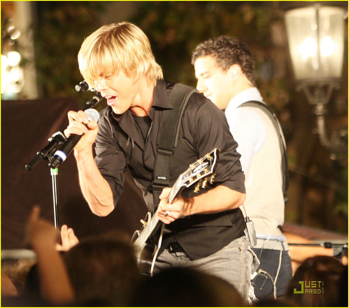 Julianne Hough Grooves at The Grove