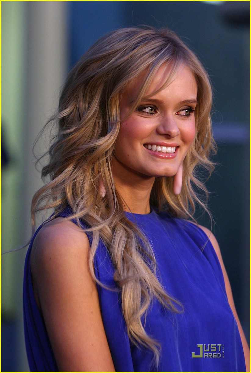 Sara Paxton is Last House Lovely