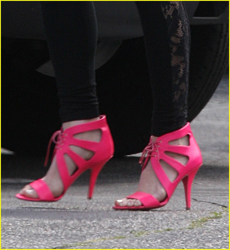 Brittany Snow: Hot Pink Heels Pretty